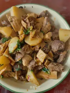 Beef with potatoes
