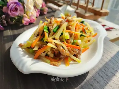 Garlic, blue, fried meat