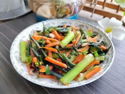 Carrots, cranberry