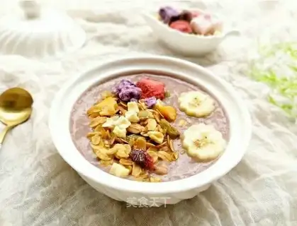 Yogurt cereal shake