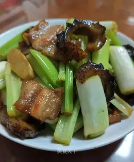Sea cucumbers and onions