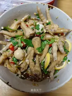 Frozen chicken claws