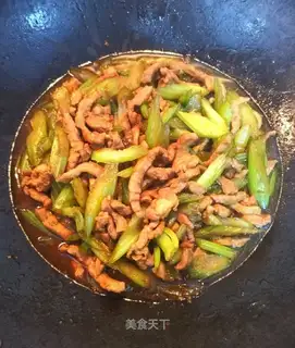 Celery fried meat