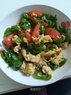 Tomato spicy fried eggs