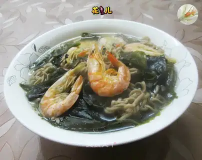 Shrimp dry skirts with wheat noodles