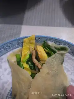 Lichun eats springcakes