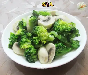Mushrooms and broccoli