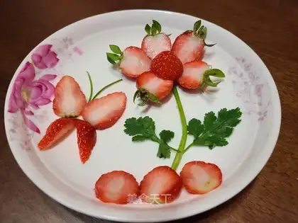 ♪ Flowers with rich strawberries ♪