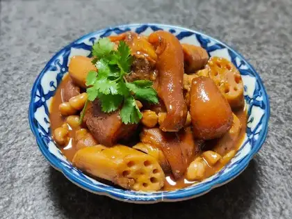 Peanut Lotus Pork Foot