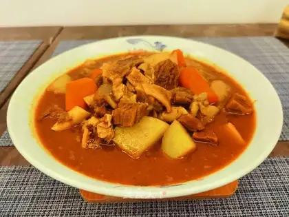 Curry beef stew potatoes