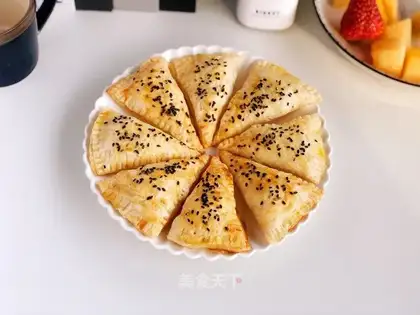 Hand-held pie apple pie