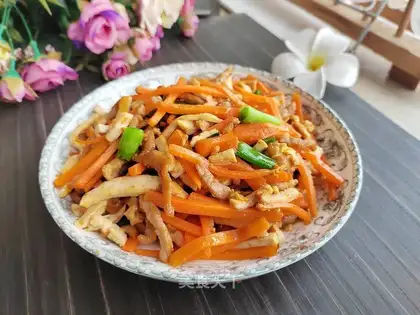 Carrot beans, fried meat