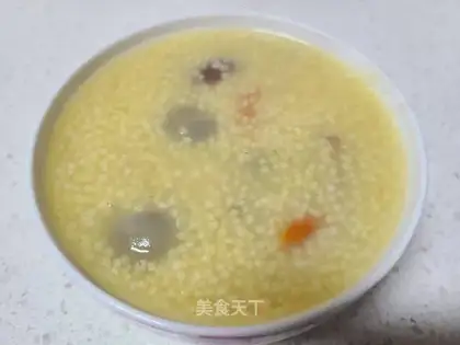 Little rice porridge with red dates