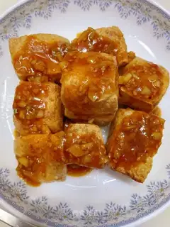 Squeeze the tofu