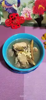 Five fingers of peaches and tatters