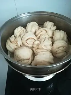 A fragrance roll