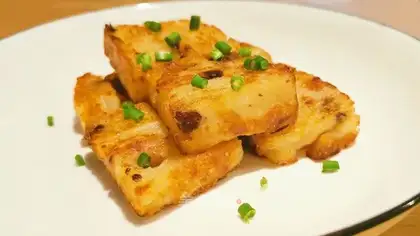 A broad carrot cake