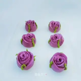 Potato rose buns