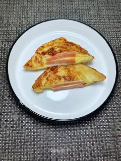Cheese ham sandwich