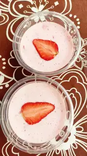 Strawberry yogurt mousse