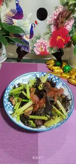 Weenie fried celery