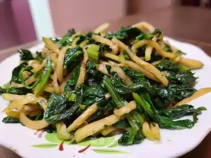 Spinach and radish