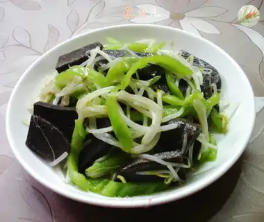 The green bean sprouts