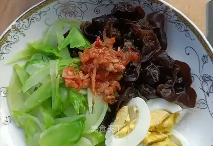 Wood egg gravy