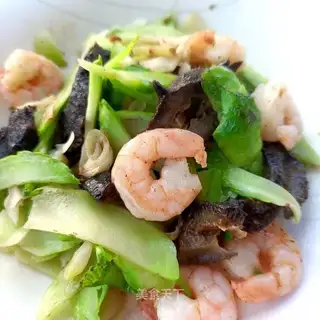 Shrimp and sea cucumber