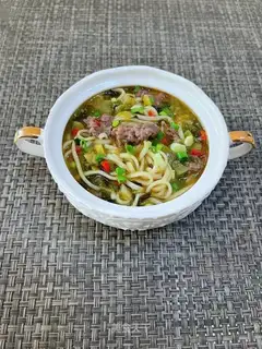 Sour beef noodles