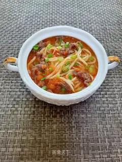 Tomato beef noodles