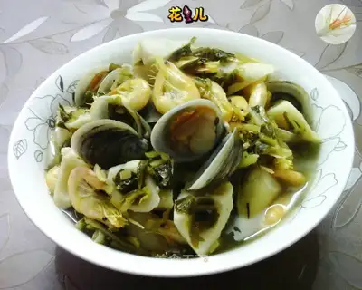 The pickle thunder boils round clams and prawns
