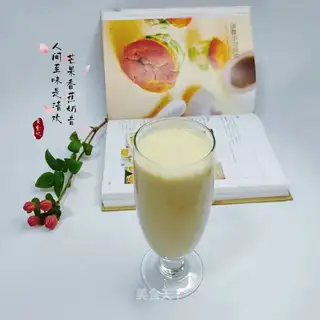 Mango banana shake
