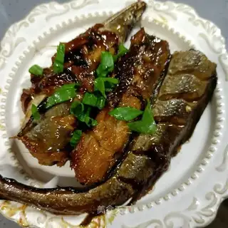 Red burning eel