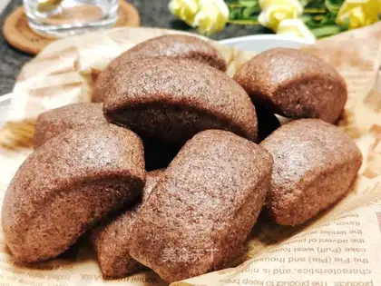 Black wheat buns