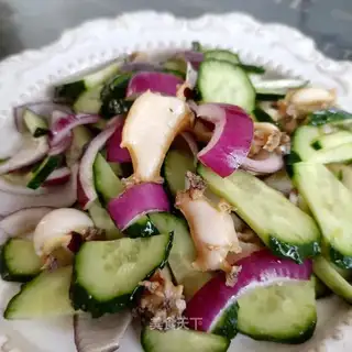Cucumber onion abalone