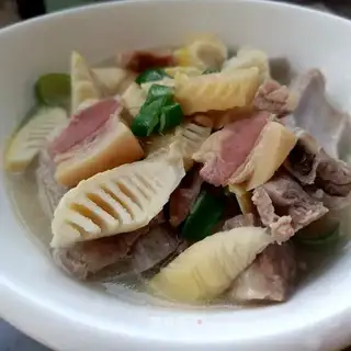 The chops of gold ham and thunder