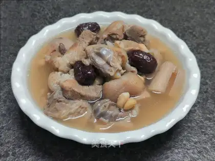Lotus peanut pig hoof soup