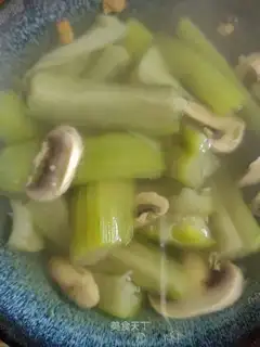 Spoon mushroom soup