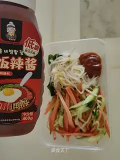 Hot sauce and vegetables
