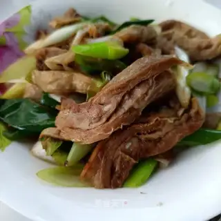 Onion fried lamb chops