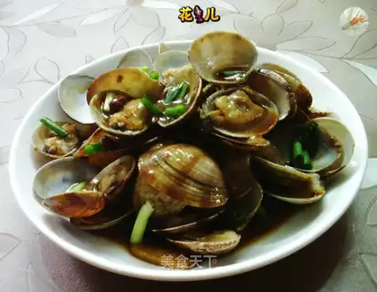 Saffron clams