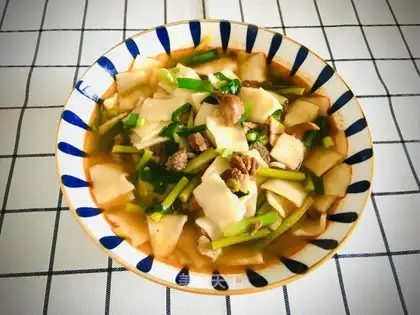 Lamb mushroom noodles