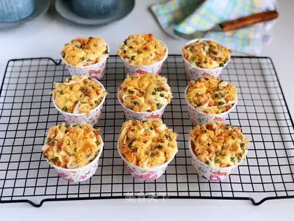 Onion meat and ham cake