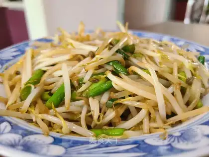 Green bean sprouts
