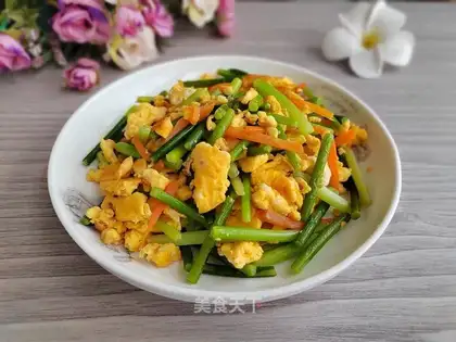 Garlic fried eggs