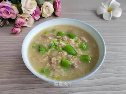 Meat and sweet pea oatmeal