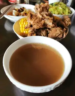 Five fingers of peaches and tan and pork soup