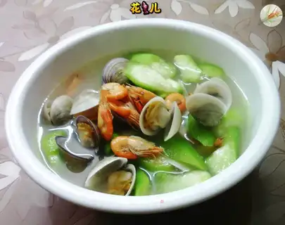 Shrimp clams, elastic silk melon soup