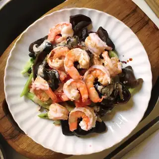 Shrimp rim salad
